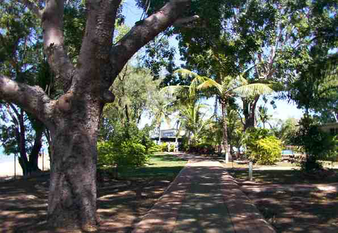Mandorah Beach Hotel - Accommodation VIC 3