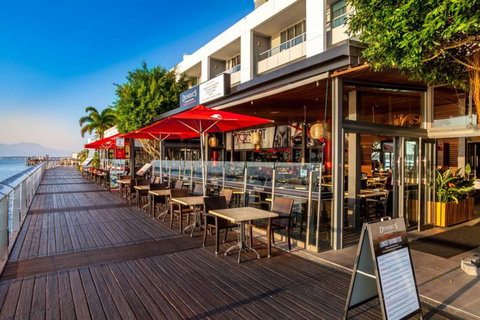 Dundee’s Restaurant On The Waterfront - Accommodation VIC 4