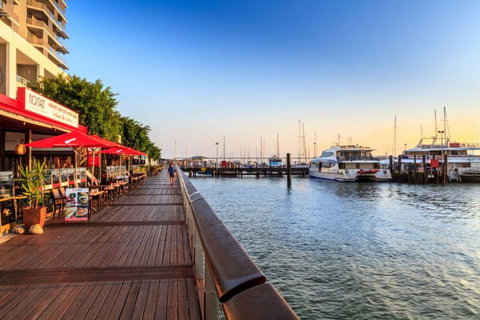 Dundee’s Restaurant On The Waterfront - Accommodation VIC 5