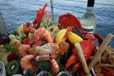 Dundee’s Restaurant On The Waterfront - Accommodation VIC 13