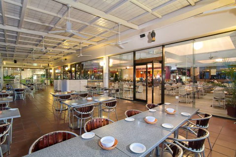 Charlie’s Seafood Buffet - Accommodation VIC 3