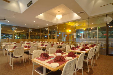 Charlie’s Seafood Buffet - Accommodation VIC 4
