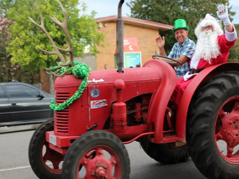 Dowling Street Christmas Party - Accommodation VIC 1