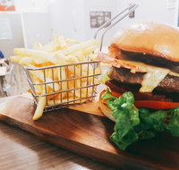 Keeping Healthy Backyard Chickens - Accommodation VIC