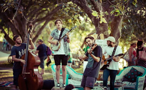 Buskers By The Lake - Accommodation VIC 1