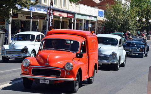 Corowa Rotary Federation Festival Parade - Accommodation VIC 2