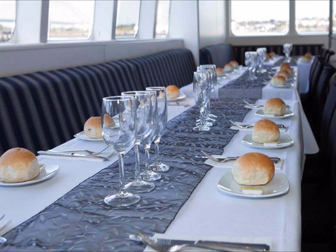 Sydney Harbour Fathers Day Lunch Cruise - Accommodation VIC 1