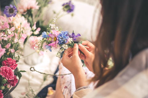 Summer Flower Crown Workshop - Accommodation VIC 0
