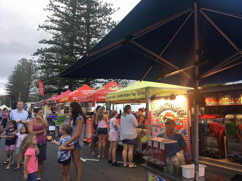 Twilight Markets Caloundra - Accommodation VIC 2