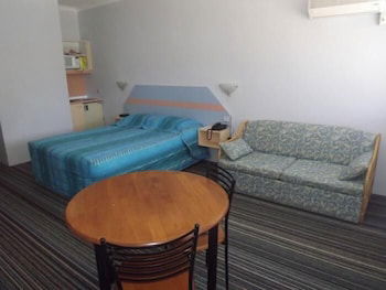 Golden Sands Motor Inn Forster - Accommodation VIC 3