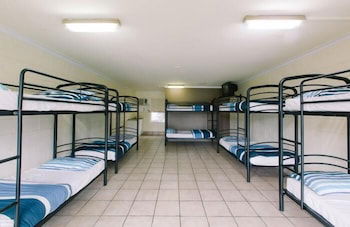 Beaches Backpackers Airlie Beach - Hostel - Accommodation VIC 2