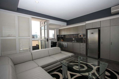 Honeysuckle Executive Apartments - Accommodation VIC 3