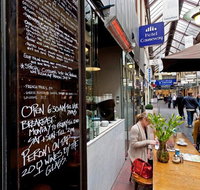 Hotel Causeway - Accommodation VIC