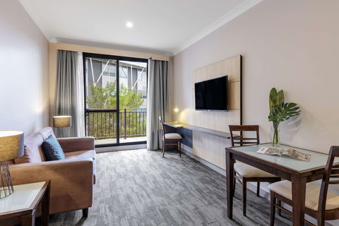 Oaks Sydney North Ryde Suites - Accommodation VIC 5