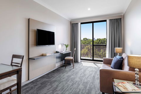 Oaks Sydney North Ryde Suites - Accommodation VIC 6