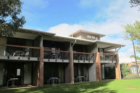 Margarets In Town Apartments - Accommodation VIC 4