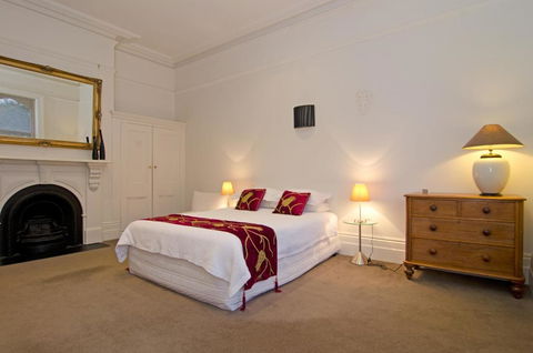 Roxburgh House Apartments - Accommodation VIC 2