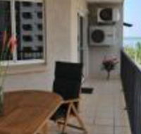 Inner city Cardona Court apartment - Accommodation VIC