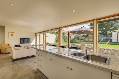 Brampton Cottage - Accommodation VIC 2