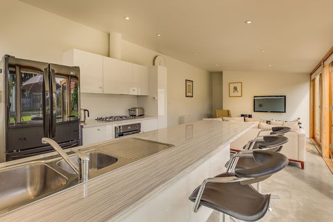 Brampton Cottage - Accommodation VIC 3
