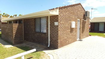 Ocean Beach Chalet 16 - Accommodation VIC 4