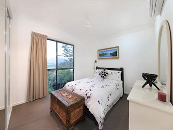 Hilltop Views - Accommodation VIC 3