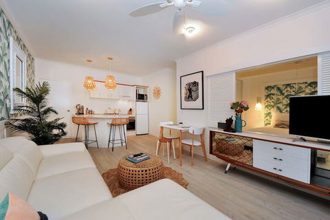 Retro Port Douglas - Accommodation VIC 7