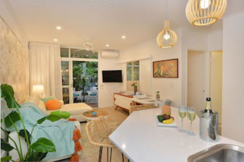 Retro Port Douglas - Accommodation VIC 0