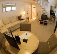Breathtaker All Suite Hotel - Accommodation VIC