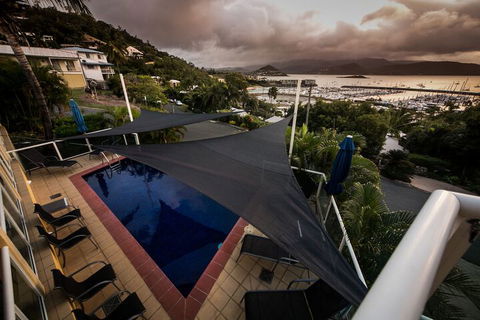 Sunlit Waters Studio Apartments - Accommodation VIC 3