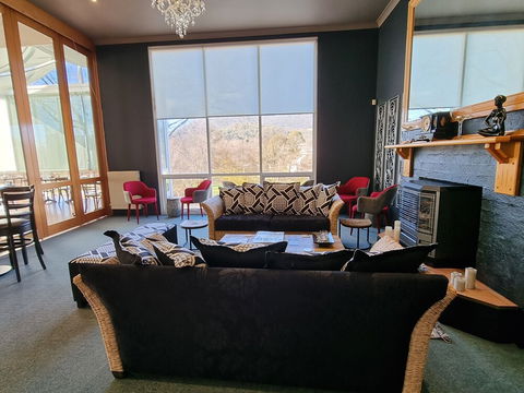 Tumbarumba Motel & Elms Restaurant - Accommodation VIC 1