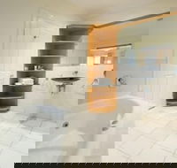 Lakeside Suites 2 - Accommodation VIC