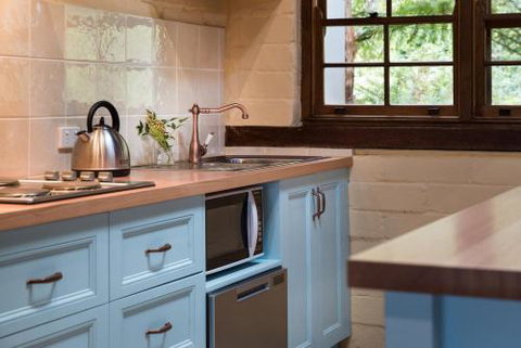 Italian Hill Garden Villa - Accommodation VIC 5