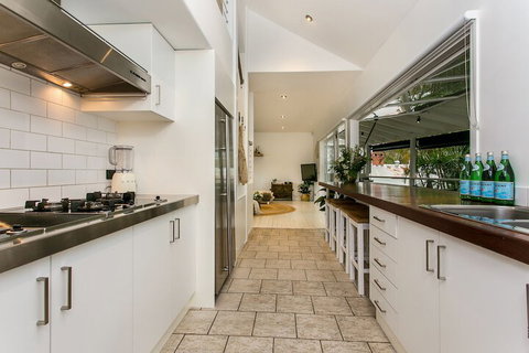 A PERFECT STAY - Cactus Rose Villa - Accommodation VIC 3