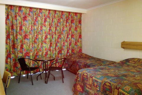 The Islands Inn Motel - Accommodation VIC 4