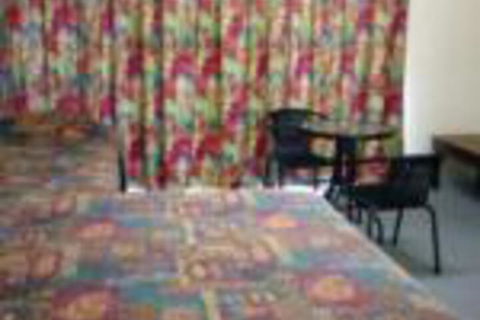 The Islands Inn Motel - Accommodation VIC 0