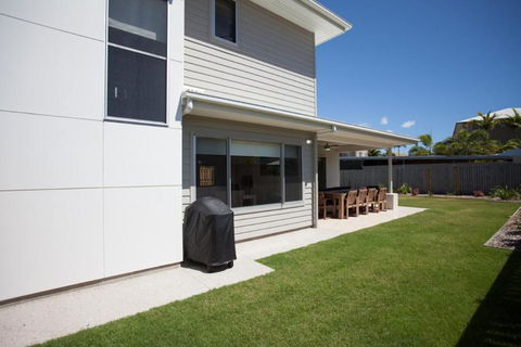 Petrie Beach Holiday Home - Accommodation VIC 4