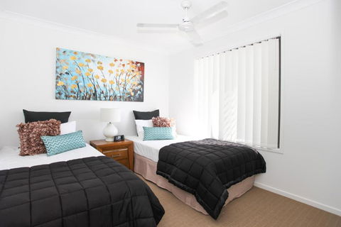 Beach Breeze Holiday House - Accommodation VIC 2