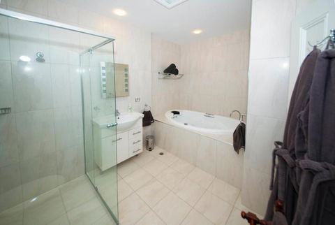 Yankalilla Bay Homestead - Accommodation VIC 1