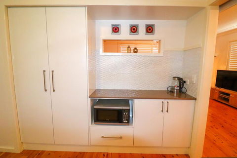 Blacksmiths Sea Breeze - Accommodation VIC 1
