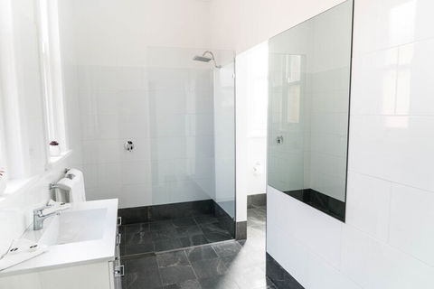 Swansea Hotel - Accommodation VIC 5
