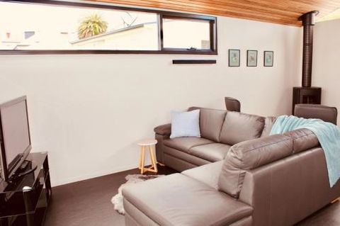 Omaroo House Panoramic Water Views - Accommodation VIC 2