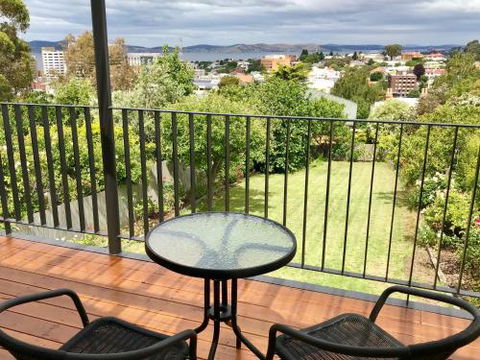 Omaroo House Panoramic Water Views - Accommodation VIC 1