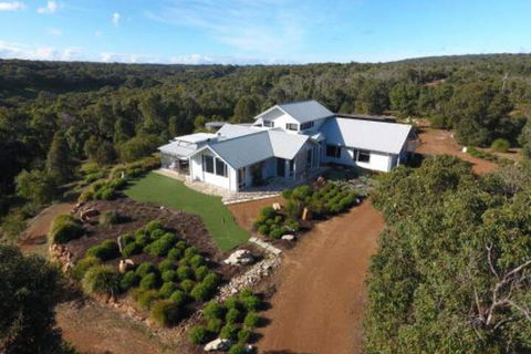 The White House At Wallcliffe Farms - Accommodation VIC 0