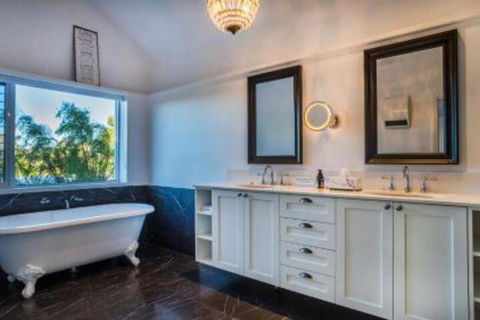 The White House At Wallcliffe Farms - Accommodation VIC 6