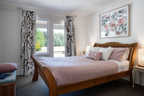 Langfields - Accommodation VIC 3