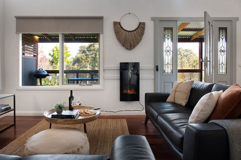 Oblique - Accommodation VIC 6