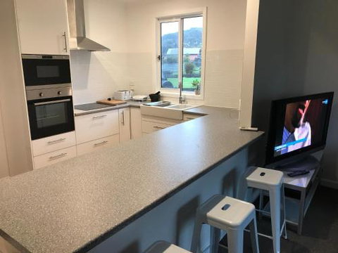 The Hill House - Accommodation VIC 4