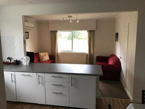 The Hill House - Accommodation VIC 2