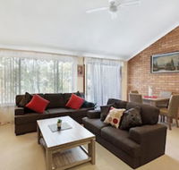 Macadamia Court 2/8 Government Road - Accommodation VIC